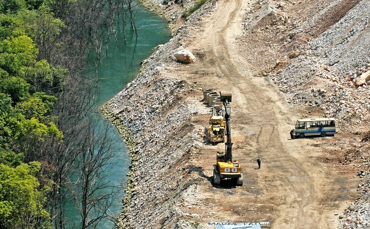 Macedonia road building project